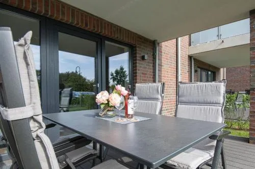 Kirschgarten Steife Brise in Kellenhusen Ostsee, Deutschland