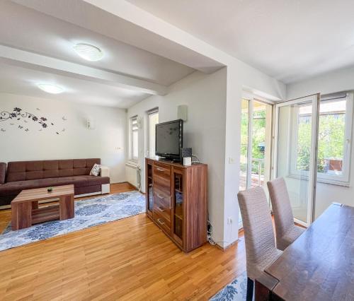 Superior One-Bedroom Apartment with Balcony