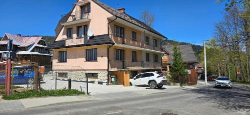 One-Bedroom Apartment with Balcony