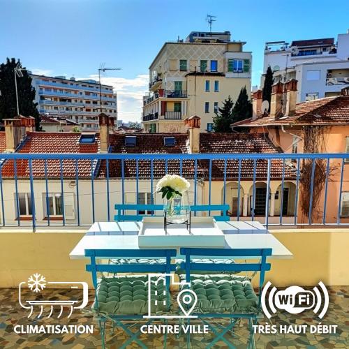 Studio Apartment with Balcony