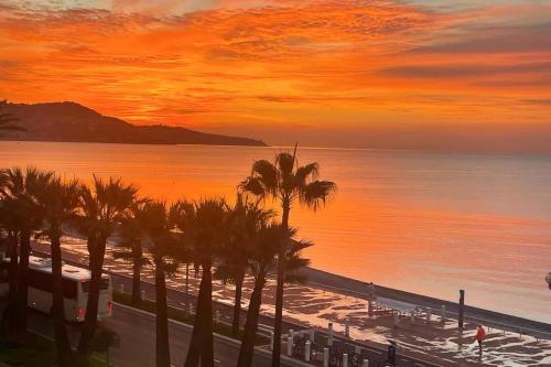 Seafront Apartment for 6 Promenade des Anglais, Nizza (Foto 3)