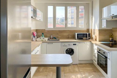 Seafront Apartment for 6 Promenade des Anglais, Nizza (Foto 7)