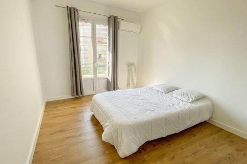 Seafront Apartment for 6 Promenade des Anglais, Nizza (Foto 9)