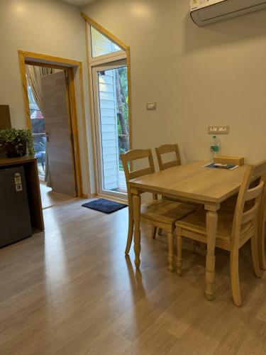 Létesítmények, Sea Breeze, Guhagar in Guhagar