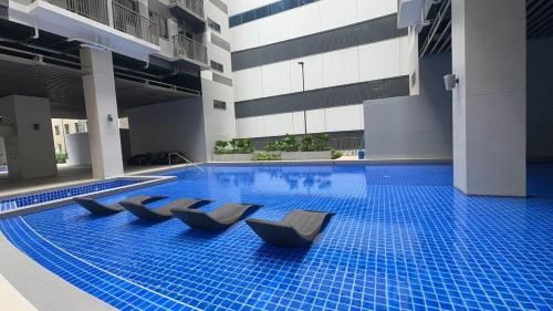 Lemon Room in S Residences near MOA, Airport, US Embassy by Prime Stay, Manila
