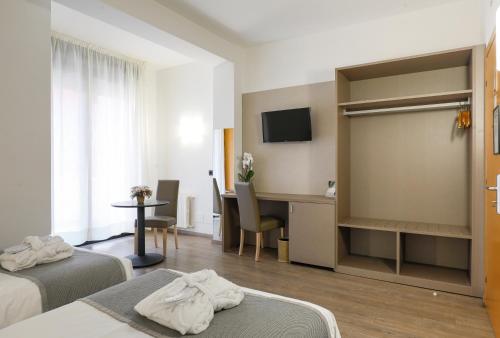 2 twin beds