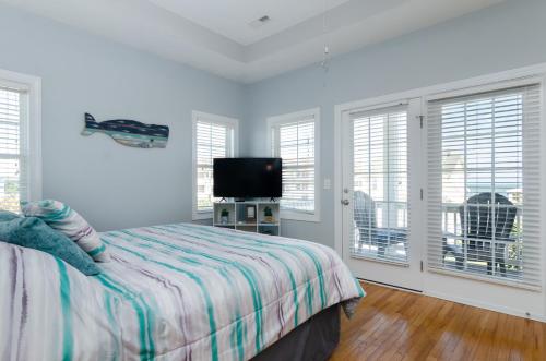 Peaki Tiki by Bryant Real Estate - image 3