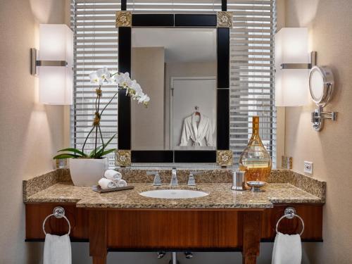 Loews New Orleans Hotel - image 17