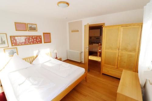 Superior One-Bedroom Apartment with Balcony