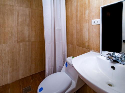 Shower, Alojamiento Lecheria PV1 in Lecheria