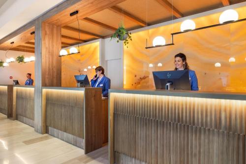 VIVA Cala Mesquida Resort & Spa - 로비