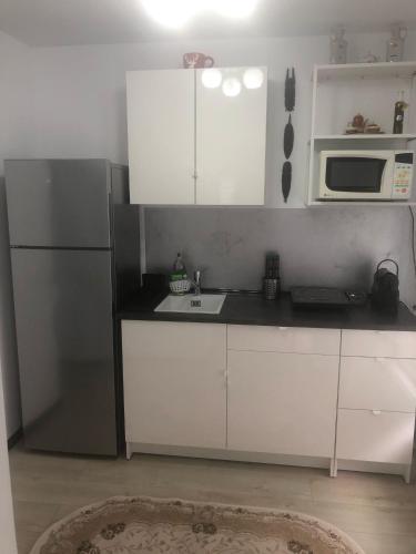 Konyha, Studio Faleză Nord-Banu Mihalcea (Studio Faleza Nord-Banu Mihalcea) in Faleza Nord