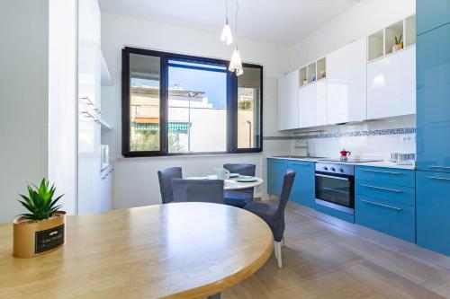 One-Bedroom Apartment image 6