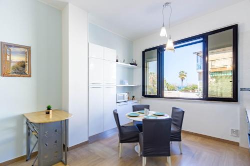 One-Bedroom Apartment image 2
