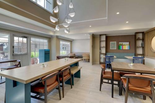 Sonesta ES Suites Sunnyvale - image 10