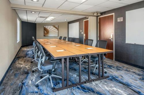 페어필드 인 & 스위트 바이 메리어트 산호세 에어포트 - 회의실/연회장