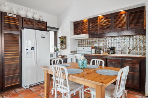 Rio Mar Retreat en Stunning Oceanview Near El Yunque in Rio Grande