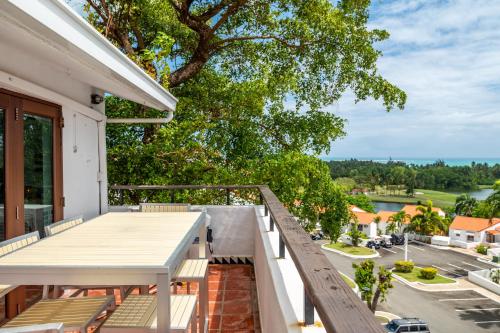 Rio Mar Retreat en Stunning Oceanview Near El Yunque in Rio Grande