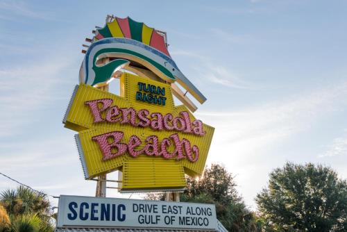The Sunshine Gulfside by Gulf Coast Getaways