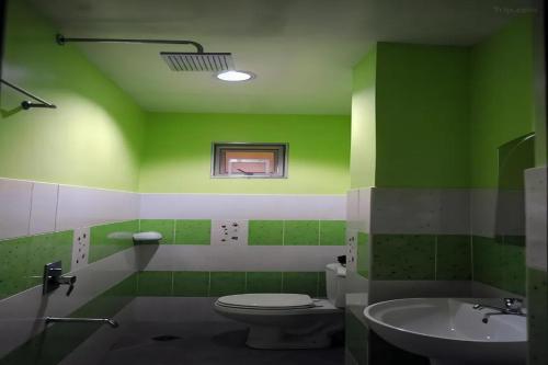 room detail thumbnail 2