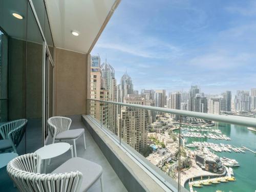 Stunning 2-Bedroom Duplex in Dubai Marina, Dubái