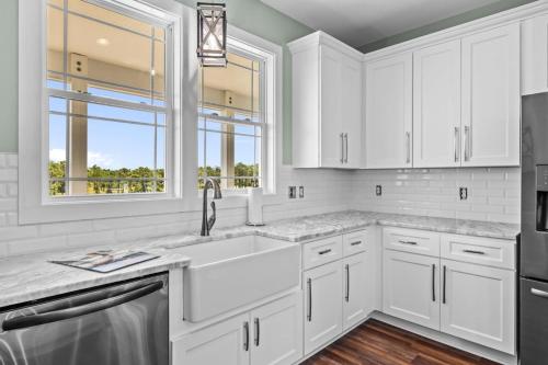 3BR Harkers Island Dream King bed Sound Views in Harkers Island (NC)