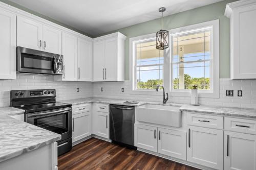 3BR Harkers Island Dream King bed Sound Views in Harkers Island (NC)