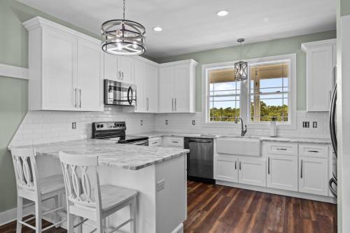3BR Harkers Island Dream King bed Sound Views in Harkers Island (NC)