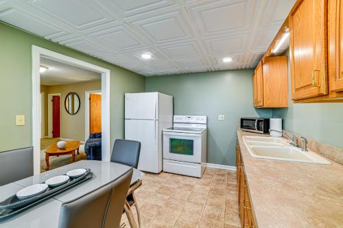 Less Than 2 Mi to SUNY Cortland Unit with Private Parking in كورتلاند