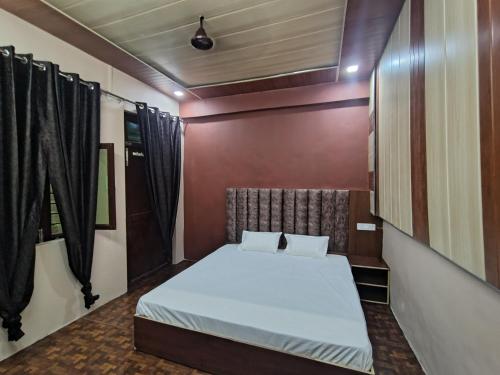 Down Hill Homestays