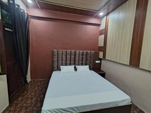 Down Hill Homestays in Ram Gaon