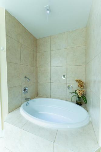 Bathroom, Abode Villas in Matlacha (FL)