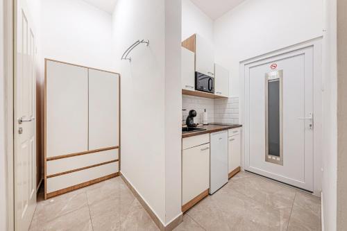 Marble Royal Suite & Studio- near the City Park 4