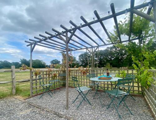 Kert, Countryside Barn Close to Kent Vineyards in Headcorn