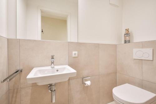 Apartment with Balcony image 10