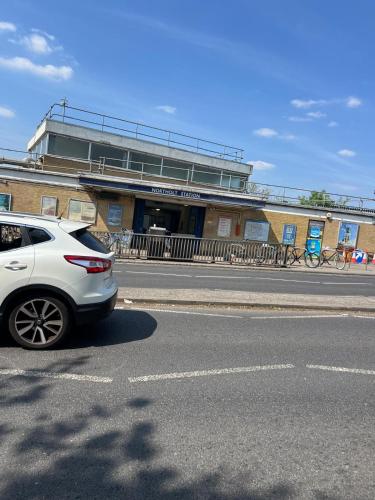 Good Priced Accommodation in Northolt in Ealing