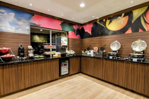 Fairfield Inn and Suites by Marriott Potomac Mills Woodbridge - image 6