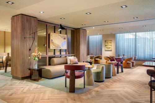 Executive Room with M Club Lounge Access image 8
