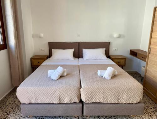 2 twin beds
