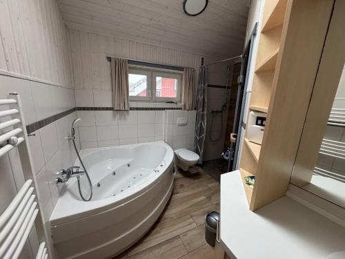 雷林 Seeschwalbe 78 Kompassweg 4星级 单人房 泳池