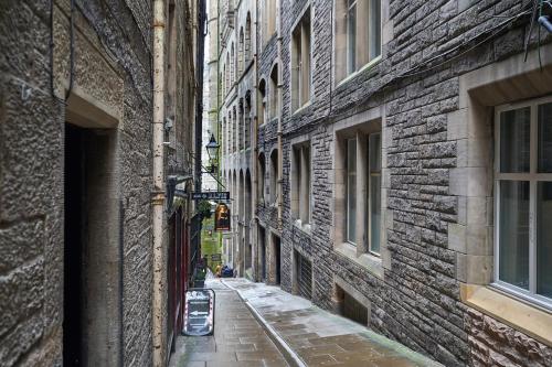 3 Bedroom Apartment - Historic Old Town, Edimburgo (foto 2)