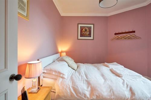 3 Bedroom Apartment - Historic Old Town, Edimburgo (foto 8)