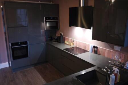 3 Bedroom Apartment - Historic Old Town, Edimburgo (foto 9)