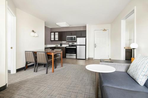 Residence Inn Des Moines West at Jordan Creek Town Center - image 13