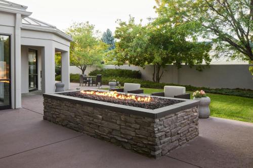 Létesítmények, Courtyard by Marriott Boulder Longmont in Longmont