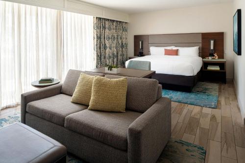 1 king bed, 1 sofa bed