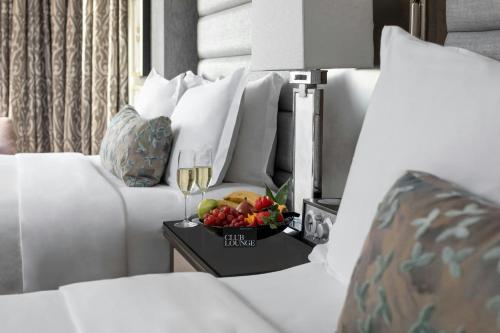 2 queen beds