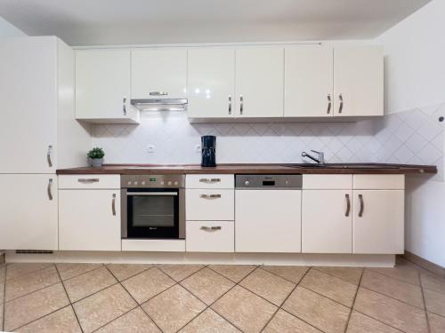 Oprema, Moderne Ferienwohnung l Ruhige Lage nahe See l wenige Minuten ins Zentrum von Schwerin in West-stadt