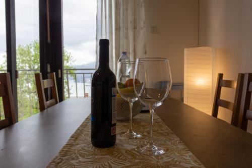 Létesítmények, 60 négyzetméteres, 2 hálószobás Apartman 2 fürdőszobával Rubesi területén (Sea View Retreat/ 170Mbps WiFi/ Sunny Balcony) in Cikovici
