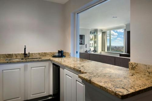 Sheraton Boston Hotel - image 6